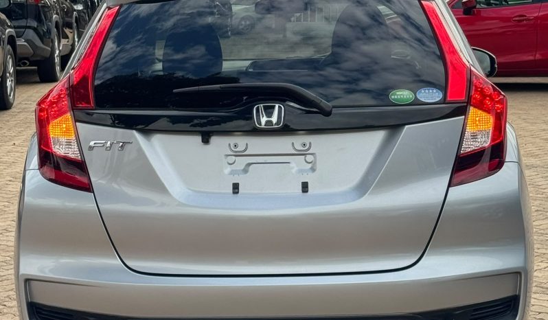 
								Honda Fit full									