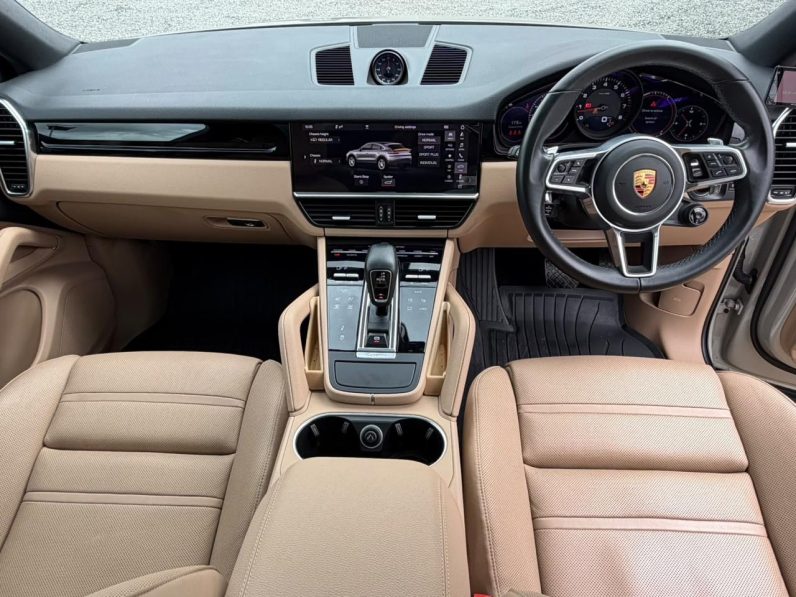 
								Porsche Cayenne Coupe full									