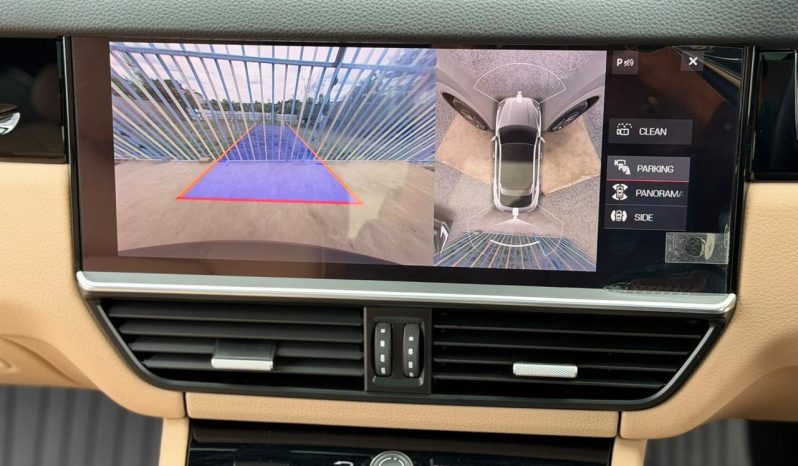 
								Porsche Cayenne Coupe full									