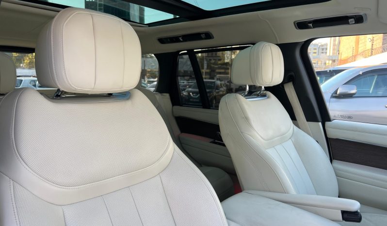 
								Range Rover Vogue D300 SWB full									