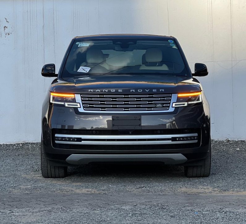 
								Range Rover Vogue D300 SWB full									