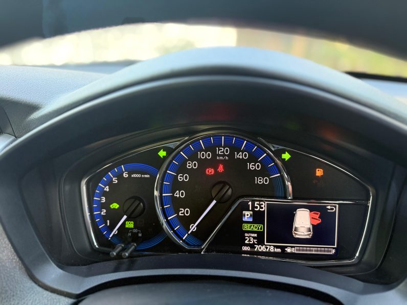 
								Toyota Fielder full									