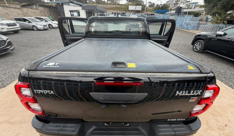 
								Toyota Hilux GR full									