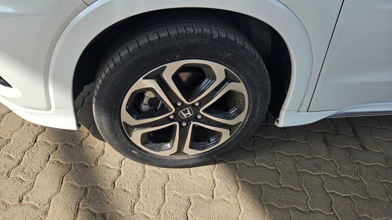 
								Honda Vezel RS full									