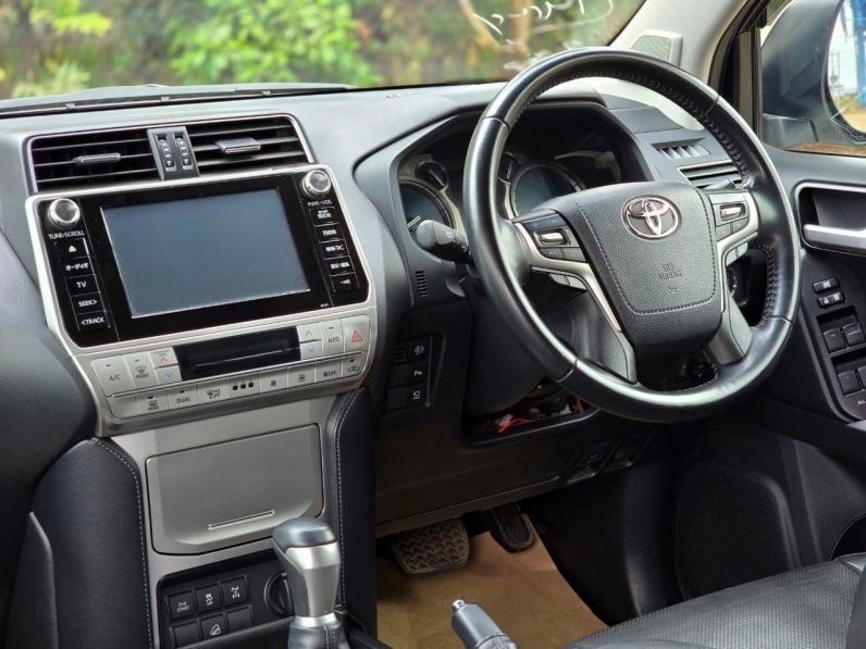 
								Toyota Land Cruiser Prado J150 full									