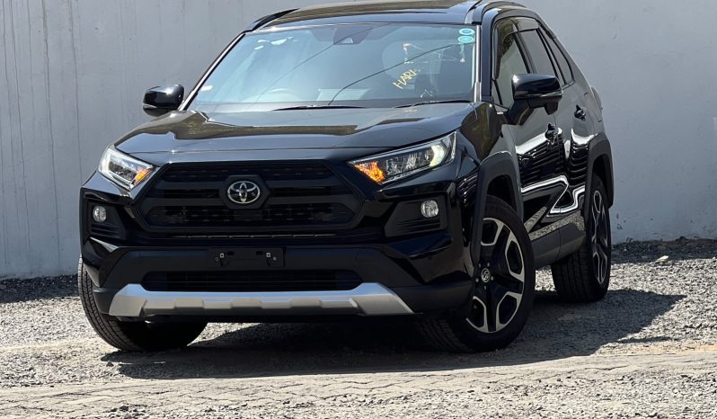 
								Toyota RAV4 Adventure full									