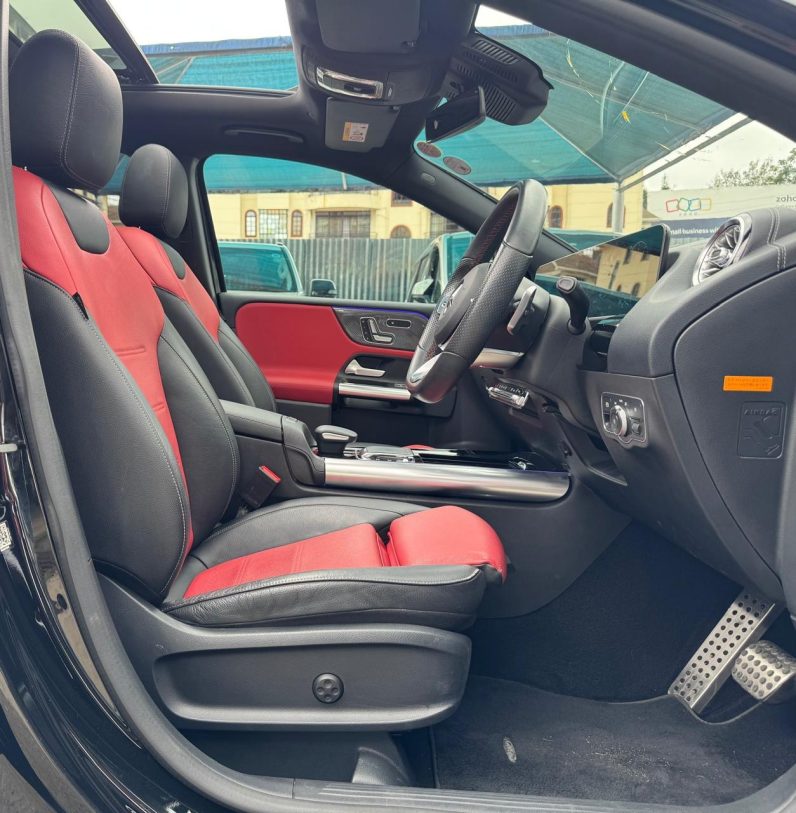 
								Mercedes Benz B180 full									