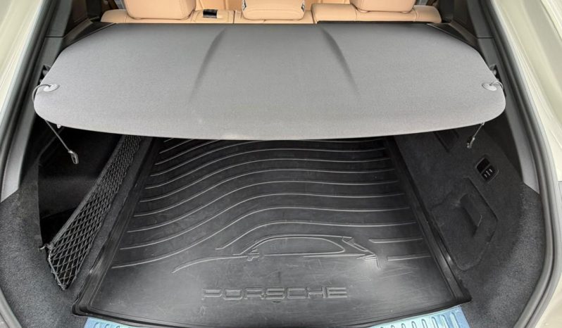 
								Porsche Cayenne Coupe full									