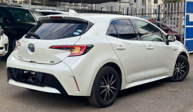 
								Toyota Corolla Sport full									