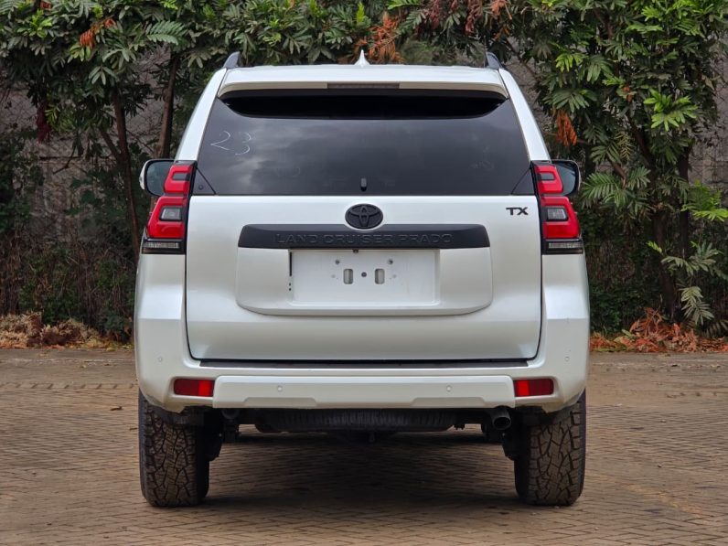
								Toyota Land Cruiser Prado J150 full									