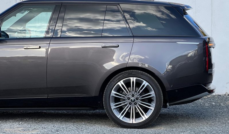
								Range Rover Vogue D300 SWB full									