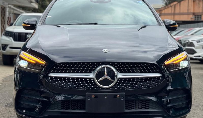 
								Mercedes Benz B180 full									