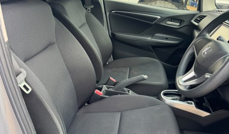 
								Honda Fit full									