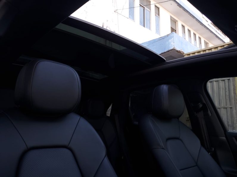 
								Porsche Cayenne full									