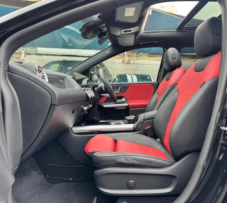 
								Mercedes Benz B180 full									