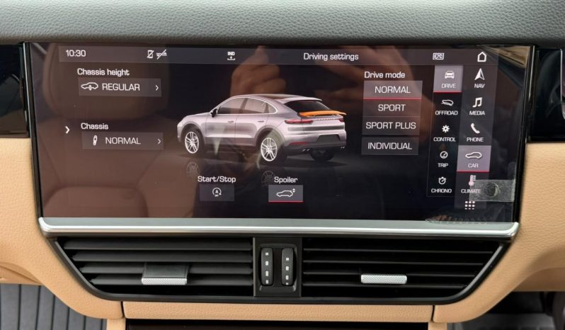 
								Porsche Cayenne Coupe full									