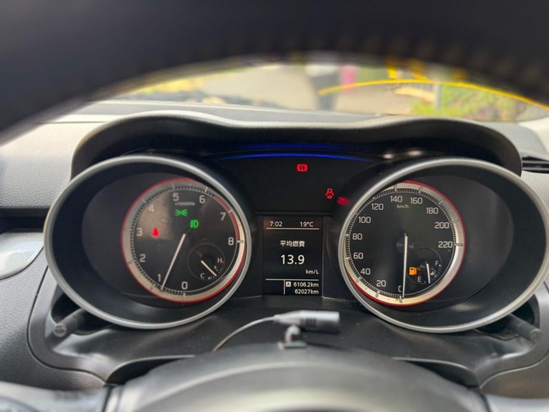
								Suzuki Swift RS full									
