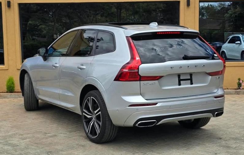 
								Volvo XC60 B6 full									