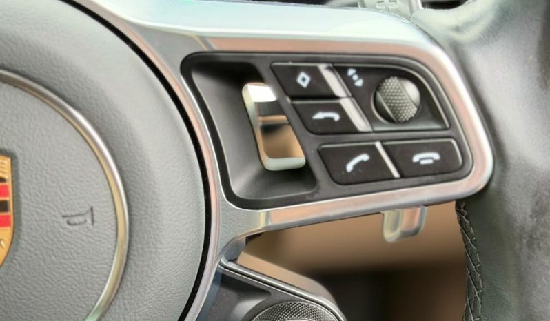 
								Porsche Cayenne Coupe full									