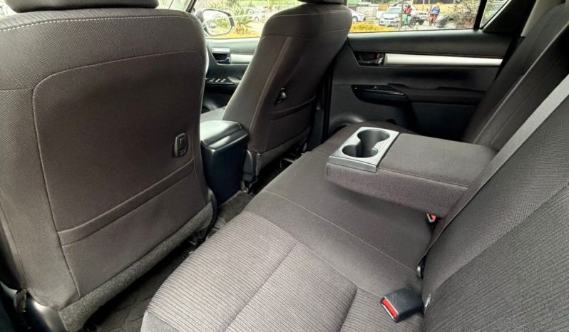 
								Toyota Hilux full									
