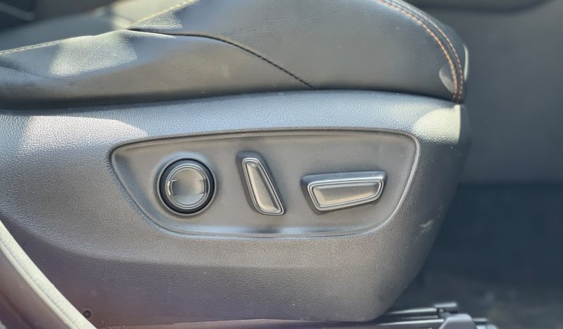 
								Toyota RAV4 Adventure full									
