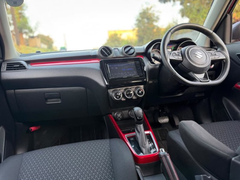 
								Suzuki Swift full									