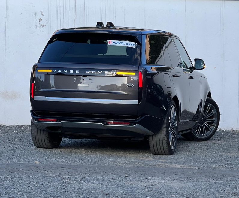 
								Range Rover Vogue D300 SWB full									