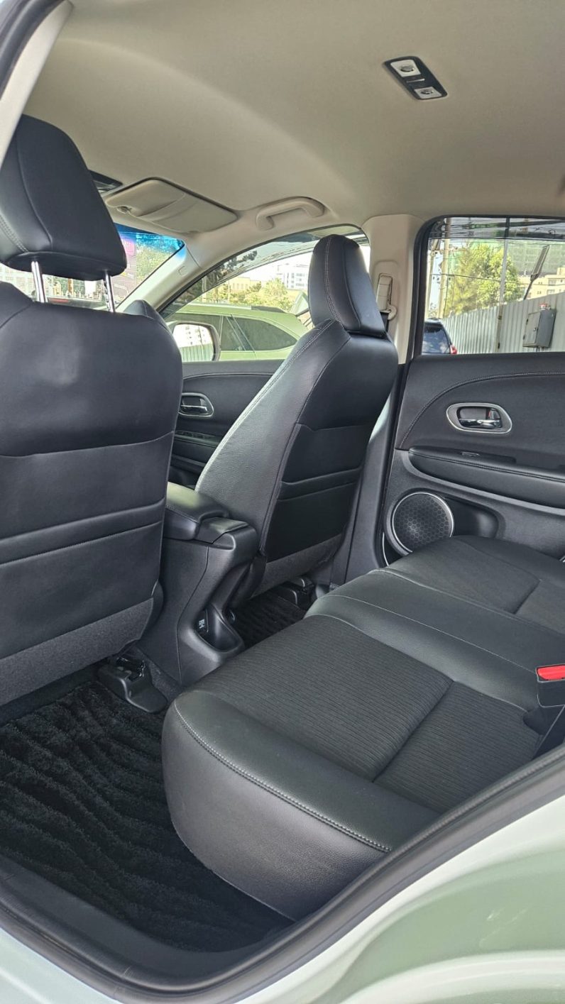 
								Honda Vezel RS full									