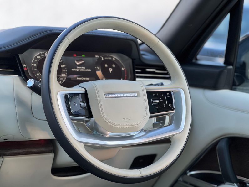 
								Range Rover Vogue D300 SWB full									