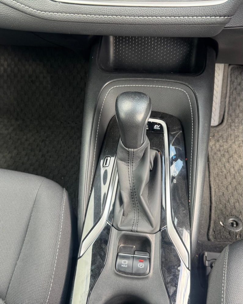 
								Toyota Corolla Sport full									