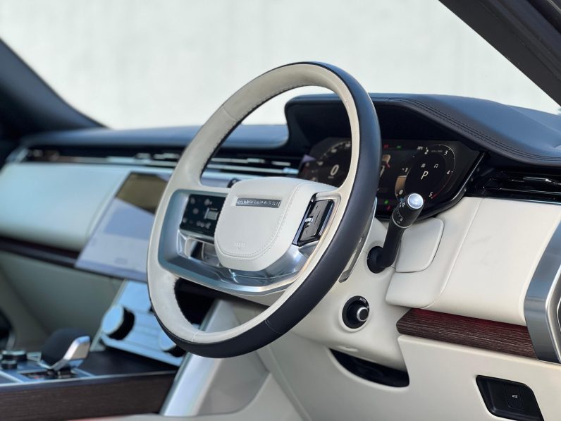 
								Range Rover Vogue D300 SWB full									