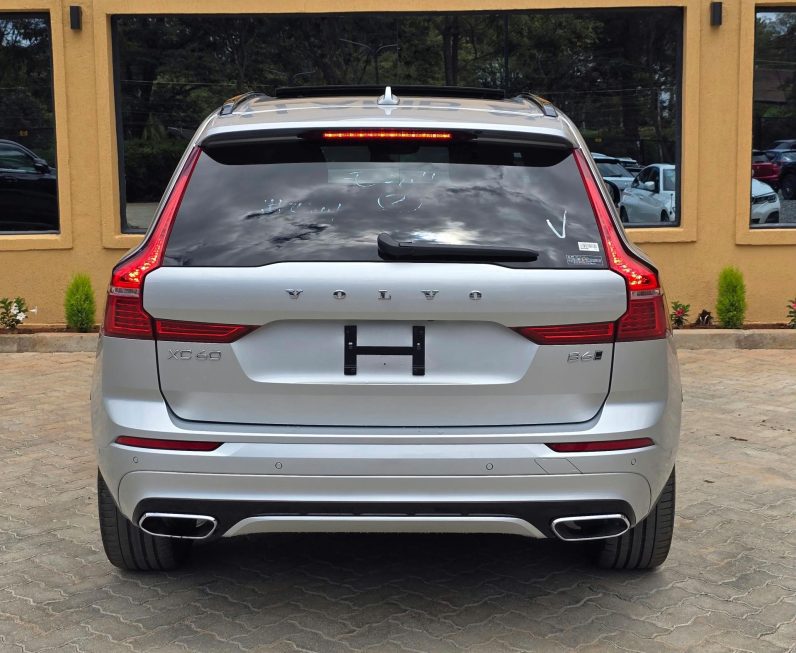 
								Volvo XC60 B6 full									
