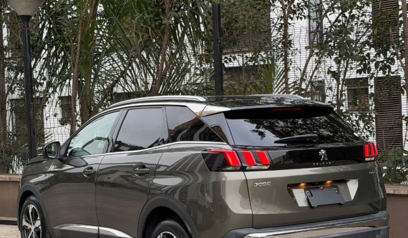 
								Peugeot 3008 GT full									