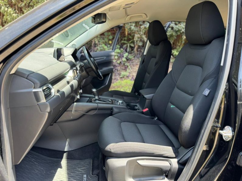 
								Mazda CX-5 full									