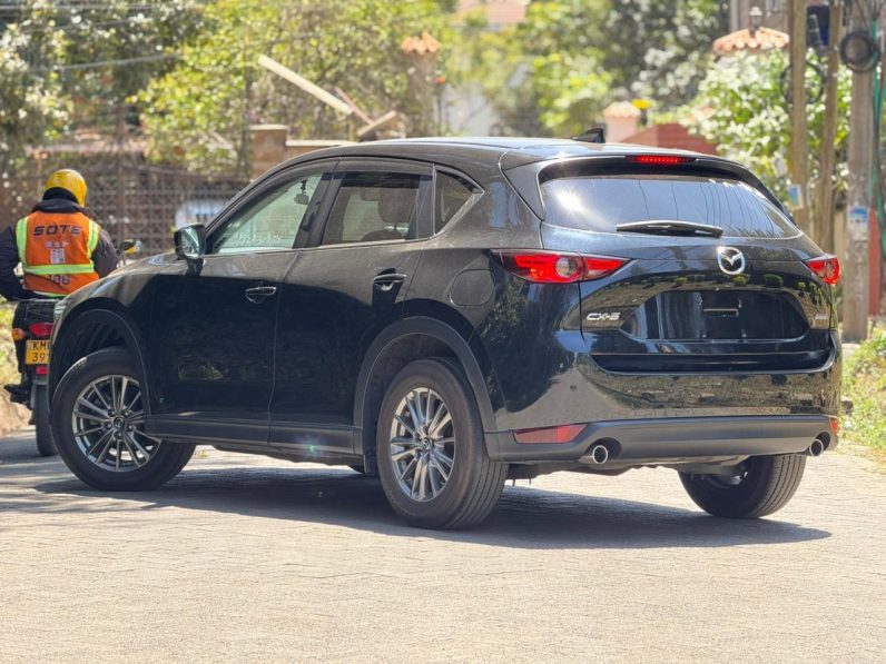 
								Mazda CX-5 full									
