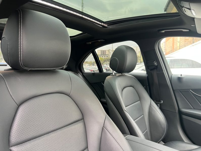 
								Mercedes Benz C200 full									