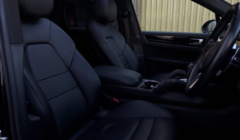 
								Porsche Cayenne full									