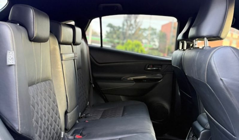 
								Toyota Harrier full									