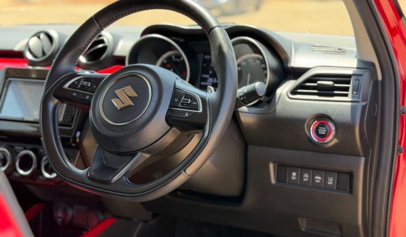 
								Suzuki Swift full									