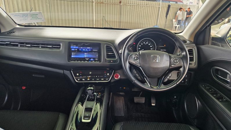 
								Honda Vezel RS full									