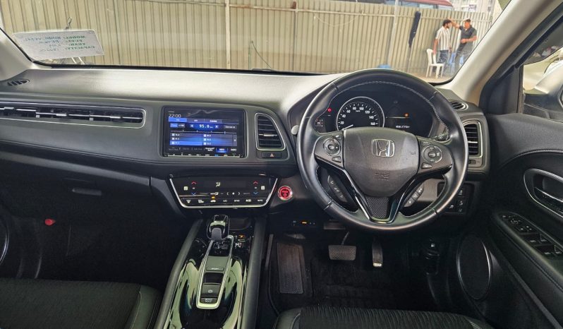 
								Honda Vezel RS full									