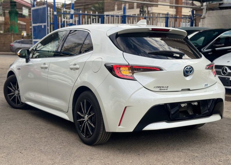 
								Toyota Corolla Sport full									