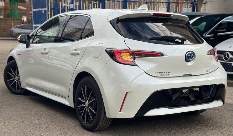 
								Toyota Corolla Sport full									