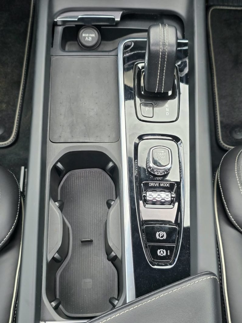 
								Volvo XC60 B6 full									