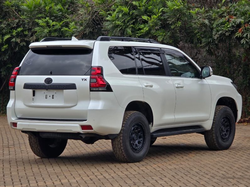 
								Toyota Land Cruiser Prado J150 full									