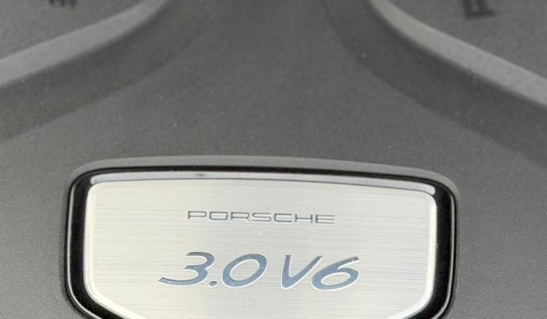
								Porsche Cayenne Coupe full									
