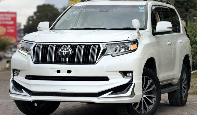 
								Toyota Land Cruiser Prado TXL full									