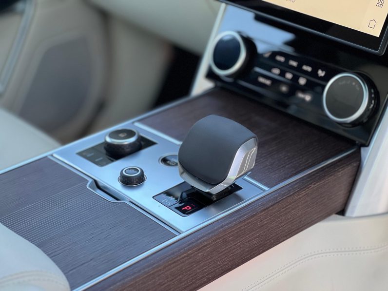 
								Range Rover Vogue D300 SWB full									