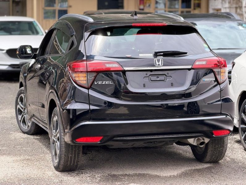 
								Honda Vezel full									