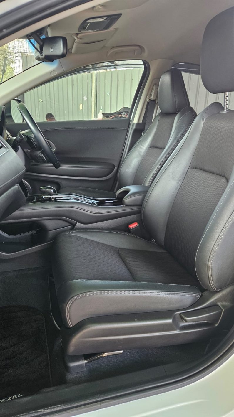 
								Honda Vezel RS full									